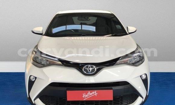 Acheter Occasion Voiture Toyota C-HR Blanc à Chingola, Zambie Acheter Occasion Voiture Toyota C-HR Blanc à Chingola, Zambie
