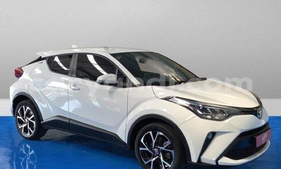 Acheter Occasion Voiture Toyota C-HR Blanc à Chingola, Zambie Acheter Occasion Voiture Toyota C-HR Blanc à Chingola, Zambie