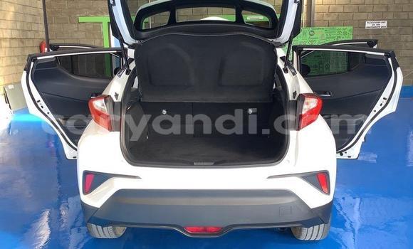 Acheter Occasion Voiture Toyota C-HR Blanc à Chingola, Zambie Acheter Occasion Voiture Toyota C-HR Blanc à Chingola, Zambie