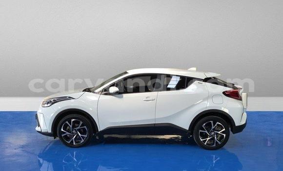 Acheter Occasion Voiture Toyota C-HR Blanc à Chingola, Zambie Acheter Occasion Voiture Toyota C-HR Blanc à Chingola, Zambie