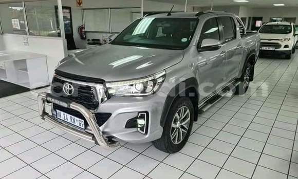 Acheter Occasion Voiture Toyota Hilux Gris à Chipata, Zambie Acheter Occasion Voiture Toyota Hilux Gris à Chipata, Zambie