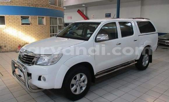 Acheter Occasion Voiture Isuzu KB Blanc à Chipata, Zambie