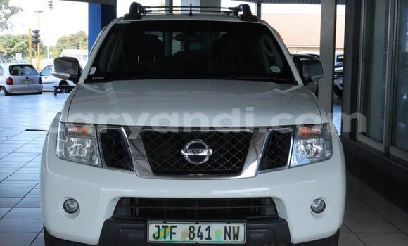 Buy Used Nissan Navara White Car in Lusaka in Zambia