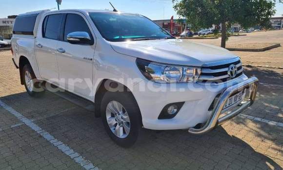 Acheter Occasion Voiture Toyota Hilux Blanc à Chipata, Zambie