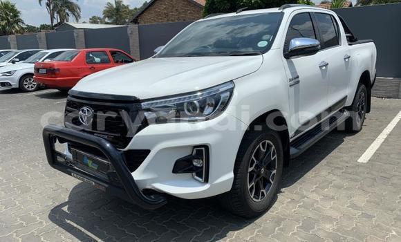 Buy Used Toyota Hilux White Car in Chingola in Zambia Buy Used Toyota Hilux White Car in Chingola in Zambia