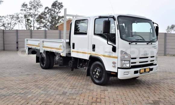 Acheter Occasion Utilitaire Isuzu FTR 850 Blanc à Chipata, Zambie Acheter Occasion Utilitaire Isuzu FTR 850 Blanc à Chipata, Zambie