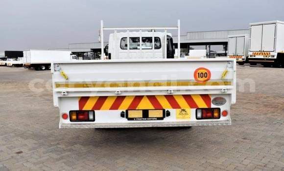 Acheter Occasion Utilitaire Isuzu FTR 850 Blanc à Chipata, Zambie Acheter Occasion Utilitaire Isuzu FTR 850 Blanc à Chipata, Zambie