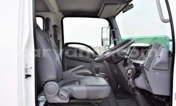 Acheter Occasion Utilitaire Isuzu FTR 850 Blanc à Chipata, Zambie Acheter Occasion Utilitaire Isuzu FTR 850 Blanc à Chipata, Zambie