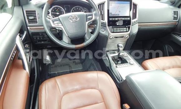Buy Used Toyota Land Cruiser White Car in Chililabombwe in Copperbelt Buy Used Toyota Land Cruiser White Car in Chililabombwe in Copperbelt