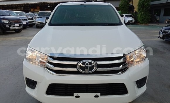 Buy Used Toyota Hilux White Car in Livingstone in Zambia Buy Used Toyota Hilux White Car in Livingstone in Zambia
