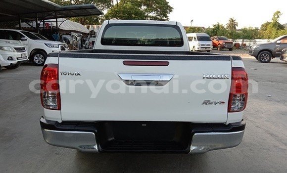 Buy Used Toyota Hilux White Car in Livingstone in Zambia Buy Used Toyota Hilux White Car in Livingstone in Zambia