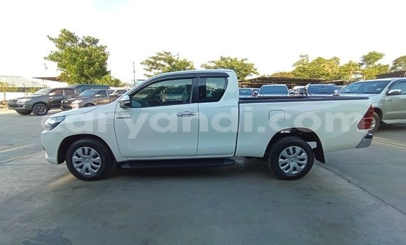 Buy Used Toyota Hilux White Car in Livingstone in Zambia Buy Used Toyota Hilux White Car in Livingstone in Zambia