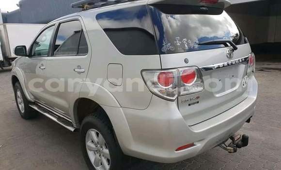 Acheter Occasion Voiture Toyota Fortuner Gris à Chipata, Zambie Acheter Occasion Voiture Toyota Fortuner Gris à Chipata, Zambie