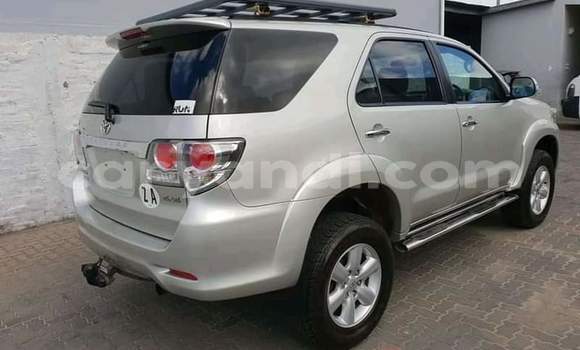 Acheter Occasion Voiture Toyota Fortuner Gris à Chipata, Zambie Acheter Occasion Voiture Toyota Fortuner Gris à Chipata, Zambie
