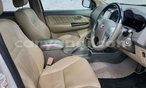 Acheter Occasion Voiture Toyota Fortuner Gris à Chipata, Zambie Acheter Occasion Voiture Toyota Fortuner Gris à Chipata, Zambie