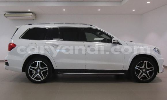 Acheter Occasion Voiture Mercedes‒Benz GL–Class Blanc à Livingstone, Zambie Acheter Occasion Voiture Mercedes‒Benz GL–Class Blanc à Livingstone, Zambie