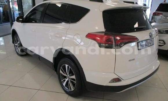 Acheter Occasion Voiture Toyota RAV4 Blanc à Chipata, Zambie Acheter Occasion Voiture Toyota RAV4 Blanc à Chipata, Zambie