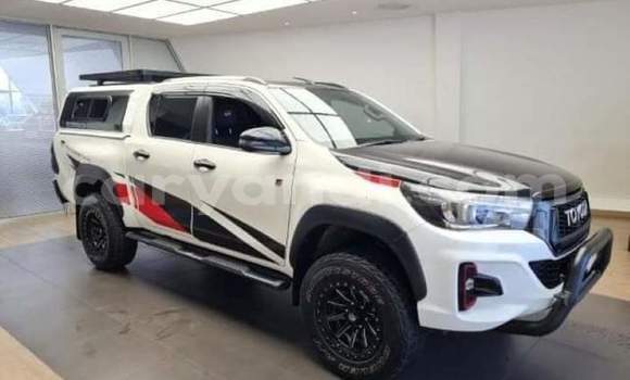 Buy Used Toyota Hilux White Car in Chipata in Zambia Buy Used Toyota Hilux White Car in Chipata in Zambia
