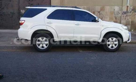 Buy Used Toyota Fortuner White Car in Chipata in Zambia Buy Used Toyota Fortuner White Car in Chipata in Zambia