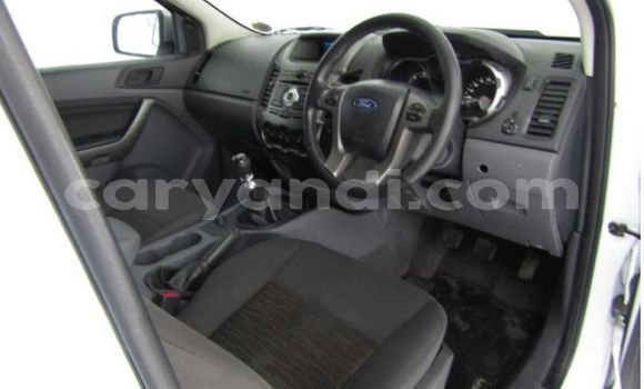 Nunua Ilio tumika Ford Ranger Nyeupe Gari ndani ya Livingstone nchini Zambia Nunua Ilio tumika Ford Ranger Nyeupe Gari ndani ya Livingstone nchini Zambia