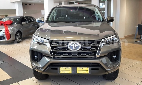 Buy Used Toyota Fortuner Silver Car in Lusaka in Zambia Buy Used Toyota Fortuner Silver Car in Lusaka in Zambia