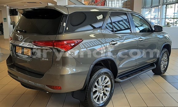 Buy Used Toyota Fortuner Silver Car in Lusaka in Zambia Buy Used Toyota Fortuner Silver Car in Lusaka in Zambia