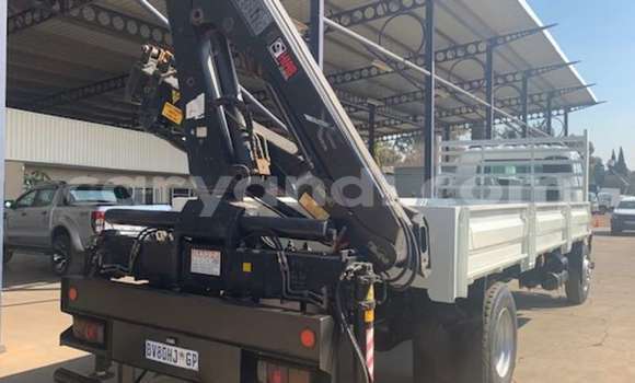 Buy Used Caterpillar 120 White Truck in Lusaka in Zambia Buy Used Caterpillar 120 White Truck in Lusaka in Zambia