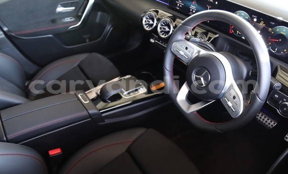 Nunua Ilio tumika Mercedes-Benz A200 Nyeusi Gari ndani ya Lusaka nchini Zambia Nunua Ilio tumika Mercedes-Benz A200 Nyeusi Gari ndani ya Lusaka nchini Zambia