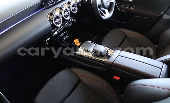 Nunua Ilio tumika Mercedes-Benz A200 Nyeusi Gari ndani ya Lusaka nchini Zambia Nunua Ilio tumika Mercedes-Benz A200 Nyeusi Gari ndani ya Lusaka nchini Zambia