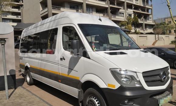 Buy Used Mercedes‒Benz 190 White Car in Import - Dubai in Zambia Buy Used Mercedes‒Benz 190 White Car in Import - Dubai in Zambia