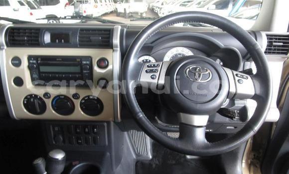 Nunua Ilio tumika Toyota FJ Cruiser Beige Gari ndani ya Lusaka nchini Zambia Nunua Ilio tumika Toyota FJ Cruiser Beige Gari ndani ya Lusaka nchini Zambia