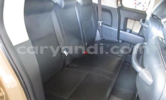 Nunua Ilio tumika Toyota FJ Cruiser Beige Gari ndani ya Lusaka nchini Zambia Nunua Ilio tumika Toyota FJ Cruiser Beige Gari ndani ya Lusaka nchini Zambia