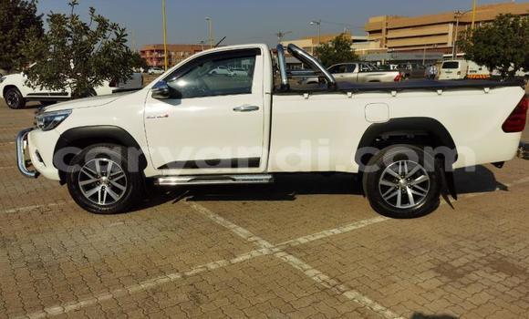 Buy Used Toyota Hilux White Car in Lusaka in Zambia Buy Used Toyota Hilux White Car in Lusaka in Zambia
