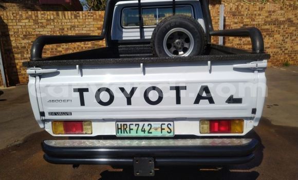 Nunua Ilio tumika Toyota Land Cruiser Nyeupe Gari ndani ya Lusaka nchini Zambia Nunua Ilio tumika Toyota Land Cruiser Nyeupe Gari ndani ya Lusaka nchini Zambia
