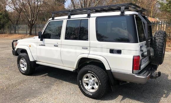 Buy Used Toyota Land Cruiser White Car in Lusaka in Zambia Buy Used Toyota Land Cruiser White Car in Lusaka in Zambia