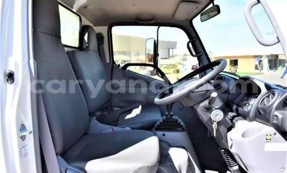 Acheter Occasion Utilitaire Toyota Dyna Blanc à Chipata, Zambie Acheter Occasion Utilitaire Toyota Dyna Blanc à Chipata, Zambie