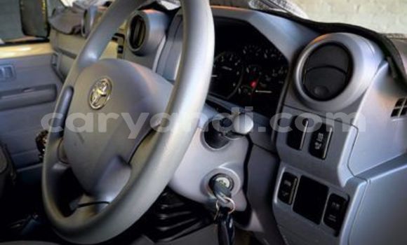 Acheter Occasion Voiture Toyota Land Cruiser Marron à Livingstone, Zambie Acheter Occasion Voiture Toyota Land Cruiser Marron à Livingstone, Zambie