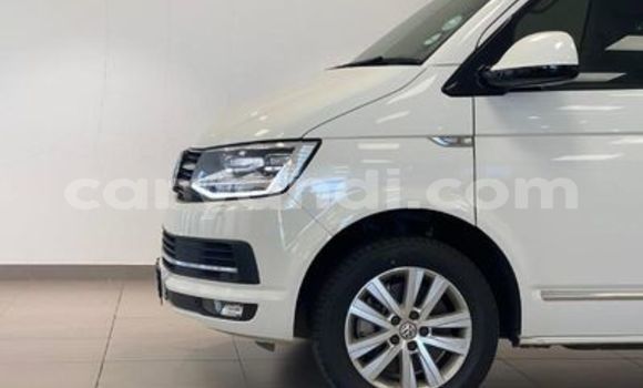 Nunua Ilio tumika Volkswagen Caravelle Nyeupe Gari ndani ya Livingstone nchini Zambia Nunua Ilio tumika Volkswagen Caravelle Nyeupe Gari ndani ya Livingstone nchini Zambia