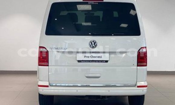 Nunua Ilio tumika Volkswagen Caravelle Nyeupe Gari ndani ya Livingstone nchini Zambia Nunua Ilio tumika Volkswagen Caravelle Nyeupe Gari ndani ya Livingstone nchini Zambia