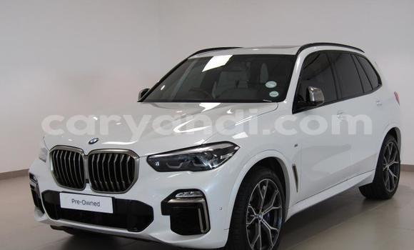 Acheter Occasion Voiture BMW X5 M Blanc à Livingstone, Zambie Acheter Occasion Voiture BMW X5 M Blanc à Livingstone, Zambie