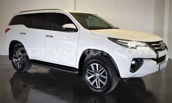 Acheter Occasion Voiture Toyota Fortuner Blanc à Chipata, Zambie Acheter Occasion Voiture Toyota Fortuner Blanc à Chipata, Zambie
