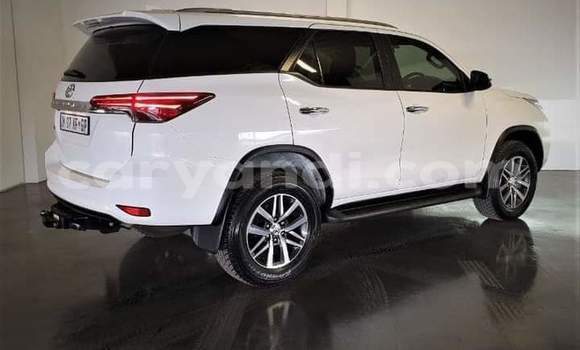 Acheter Occasion Voiture Toyota Fortuner Blanc à Chipata, Zambie Acheter Occasion Voiture Toyota Fortuner Blanc à Chipata, Zambie