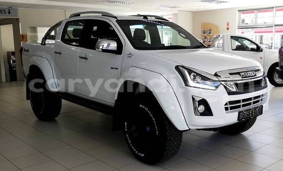 Buy Used Isuzu D–MAX White Car in Lusaka in Zambia