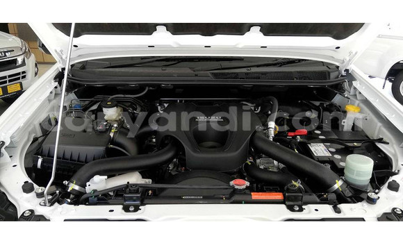 Buy Used Isuzu D–MAX White Car in Lusaka in Zambia Buy Used Isuzu D–MAX White Car in Lusaka in Zambia