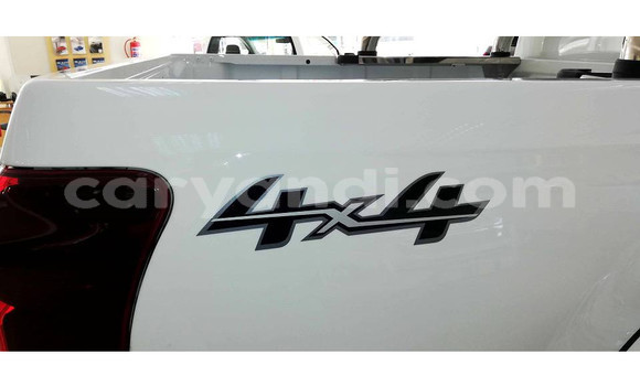 Buy Used Isuzu D–MAX White Car in Lusaka in Zambia Buy Used Isuzu D–MAX White Car in Lusaka in Zambia