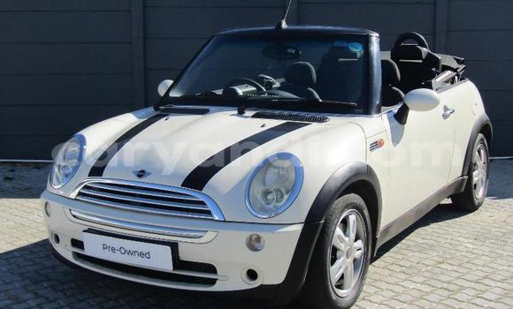 Buy Used MINI Cooper White Car in Livingstone in Zambia Buy Used MINI Cooper White Car in Livingstone in Zambia