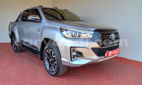 Buy Used Toyota Hilux Silver Car in Lusaka in Zambia