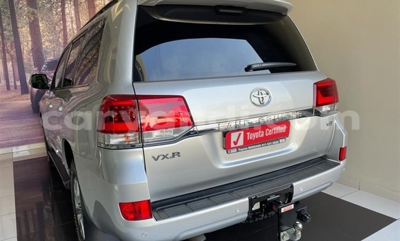 Buy Used Toyota Land Cruiser Silver Car in Lusaka in Zambia Buy Used Toyota Land Cruiser Silver Car in Lusaka in Zambia