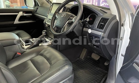 Buy Used Toyota Land Cruiser Silver Car in Lusaka in Zambia Buy Used Toyota Land Cruiser Silver Car in Lusaka in Zambia