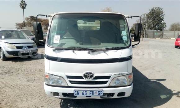 Buy Used Toyota Dyna White Truck in Ndola in Zambia